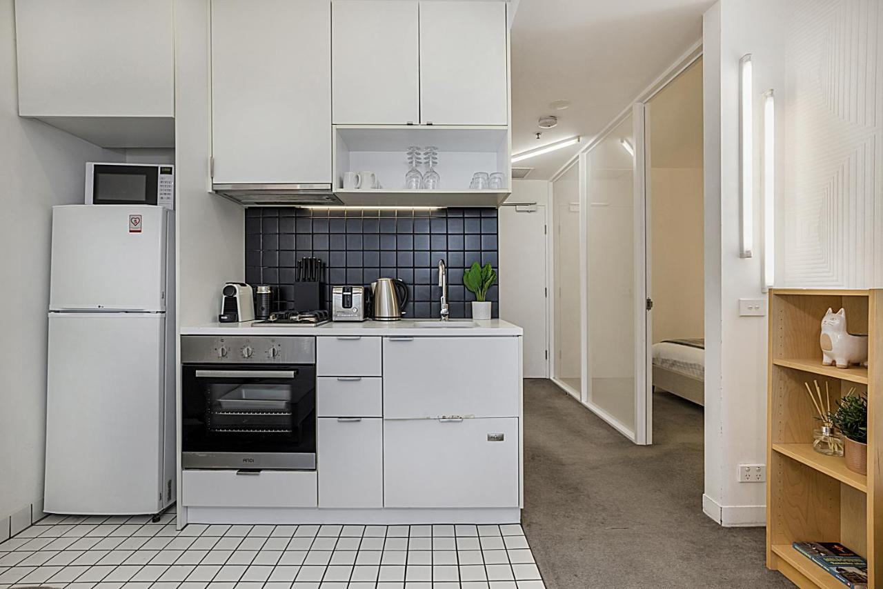 2-Bed Unit Metres From Cbd Malls, Dining & Sights Appartamento Melbourne Esterno foto