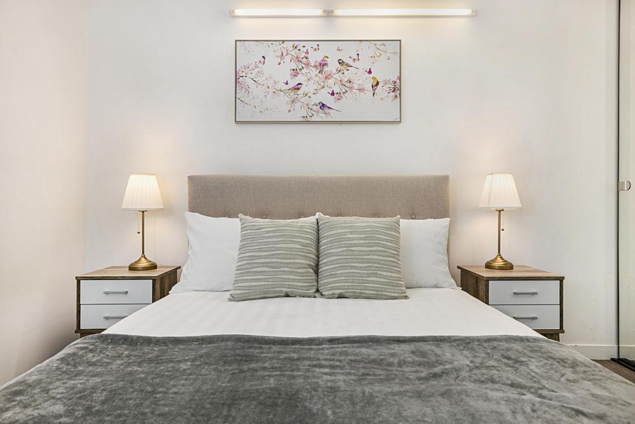 2-Bed Unit Metres From Cbd Malls, Dining & Sights Appartamento Melbourne Esterno foto